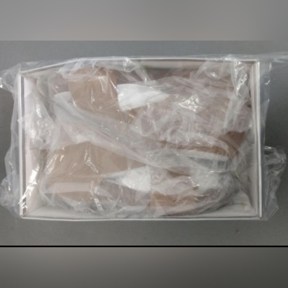 Volatile suede criss cross sandals - size 8 BNIB - Picture 4 of 4